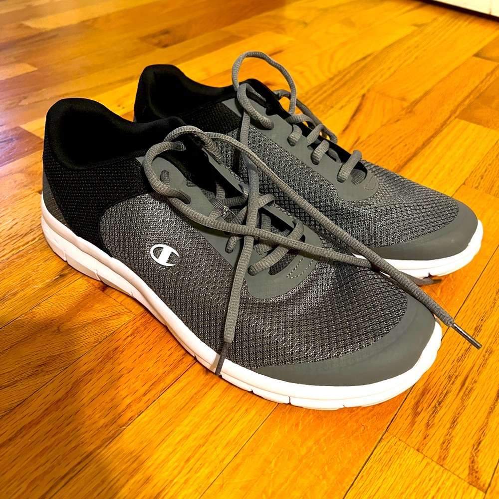Men’s Size 11 Champion Memory Foam Gym Shoes